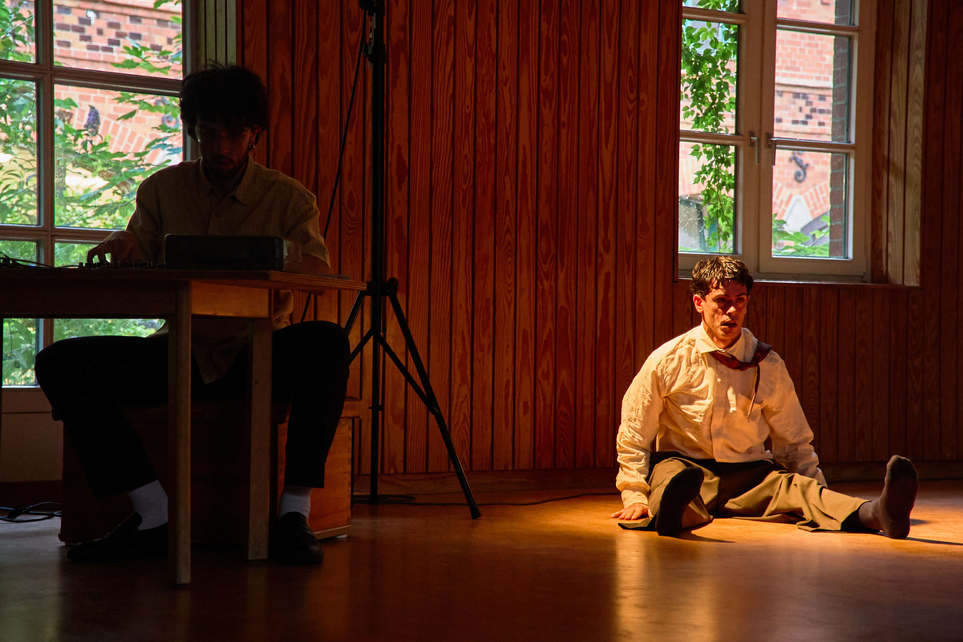 Man in the Mirror performance image