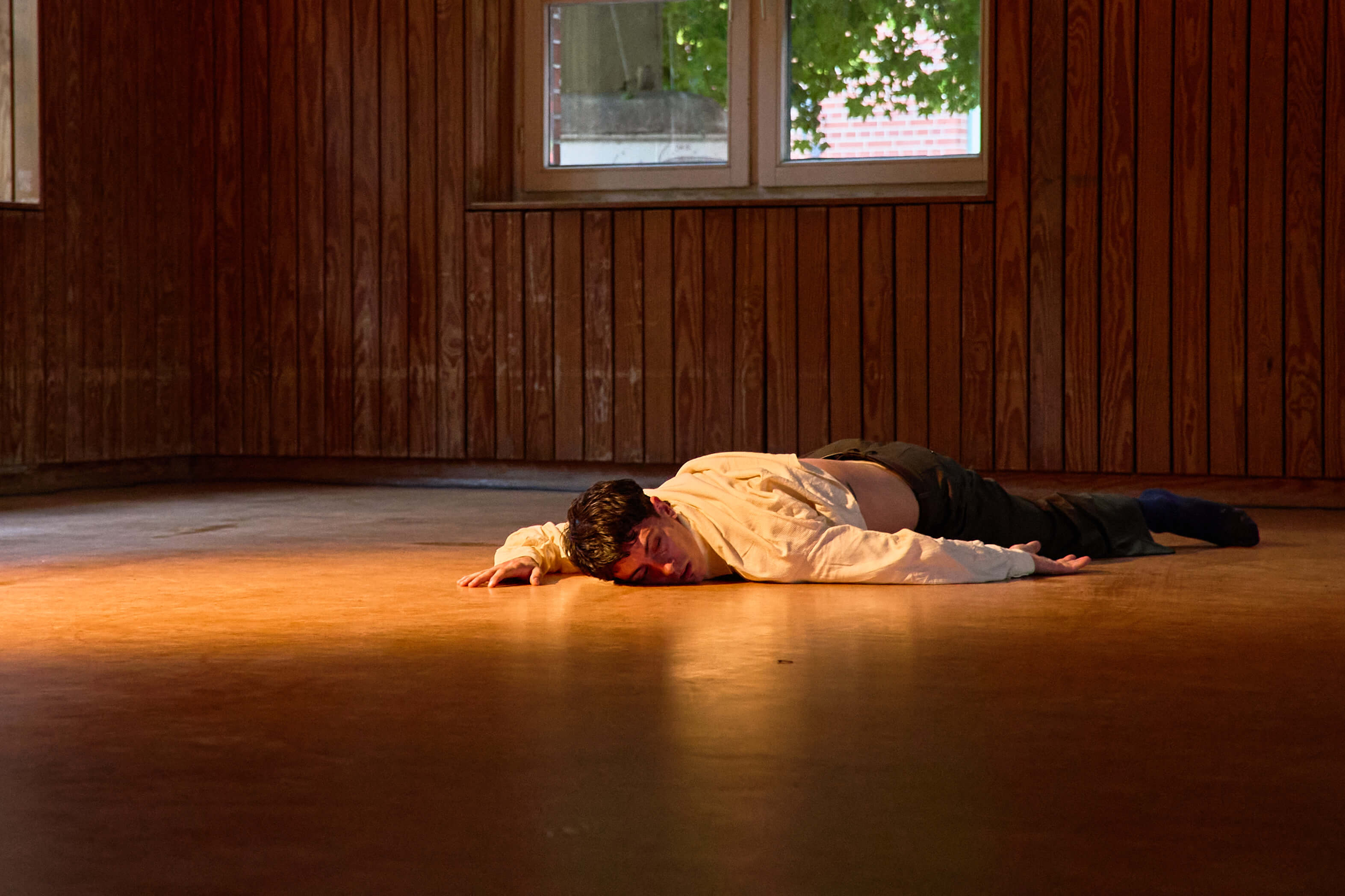 Man in the Mirror performance image